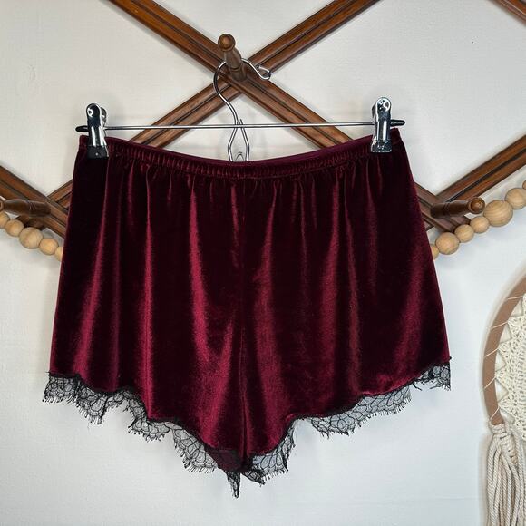 Jason Wu Red Velour Velvet Lace Trim Sleep Shorts - Picture 2 of 4